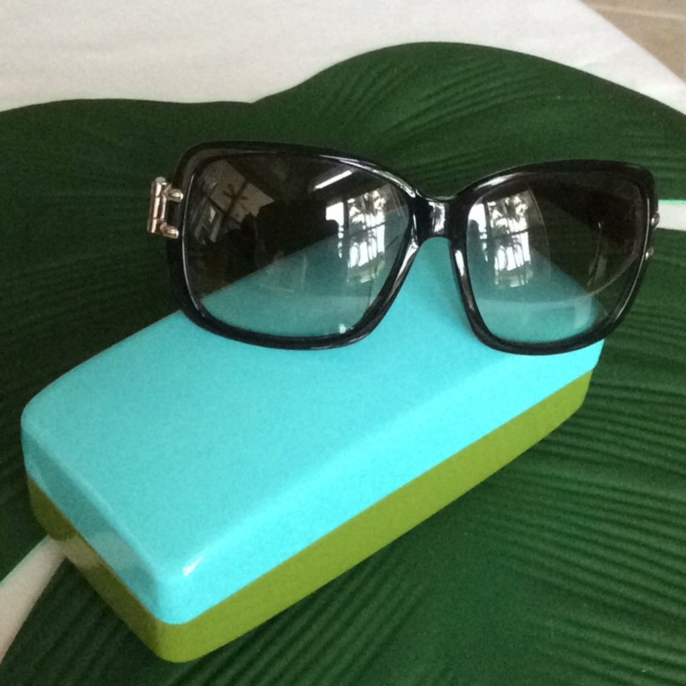Beautiful Marc Jacob sun glasses